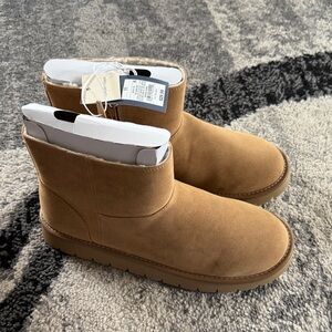 NWT size 11 Tan Suede Ankle Boots